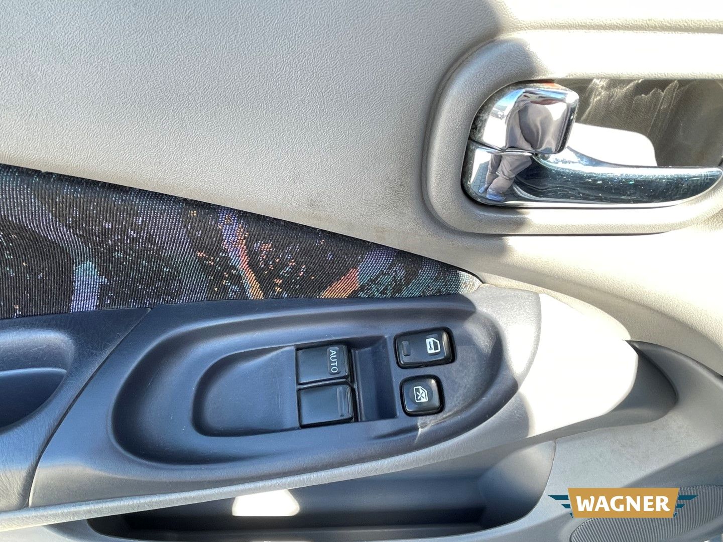 Fahrzeugabbildung Nissan Almera Comfort Klimaanlage 1 - Hand