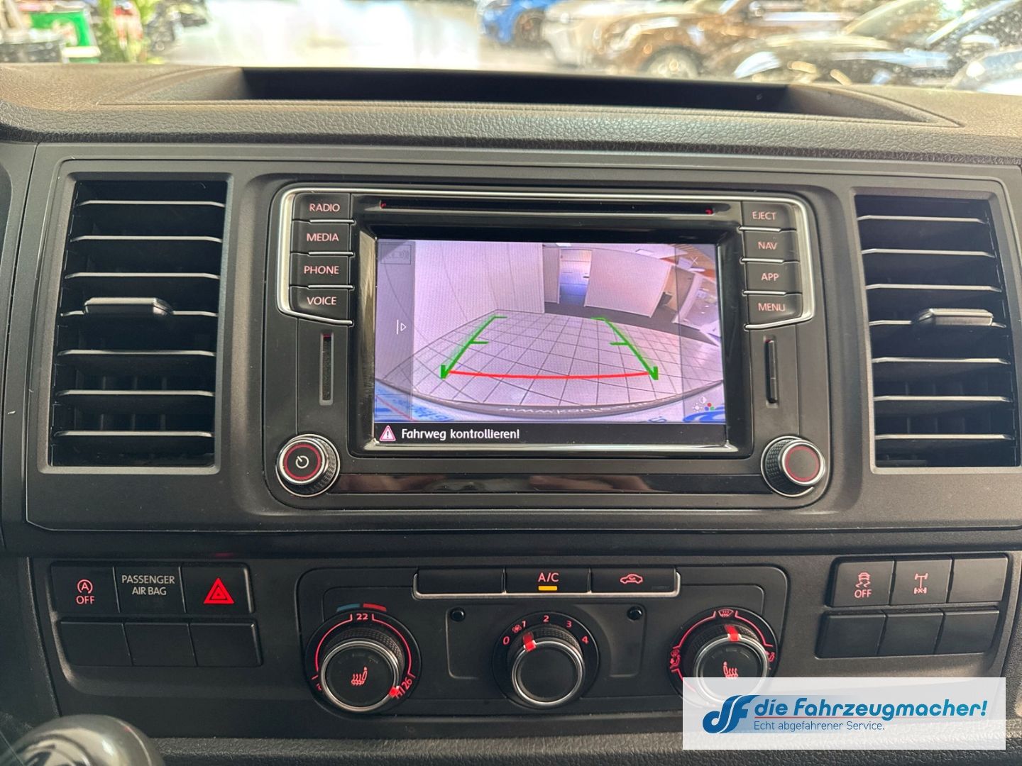 Fahrzeugabbildung Volkswagen Transporter T6 Kasten lang 4Motion StandHZG Navi