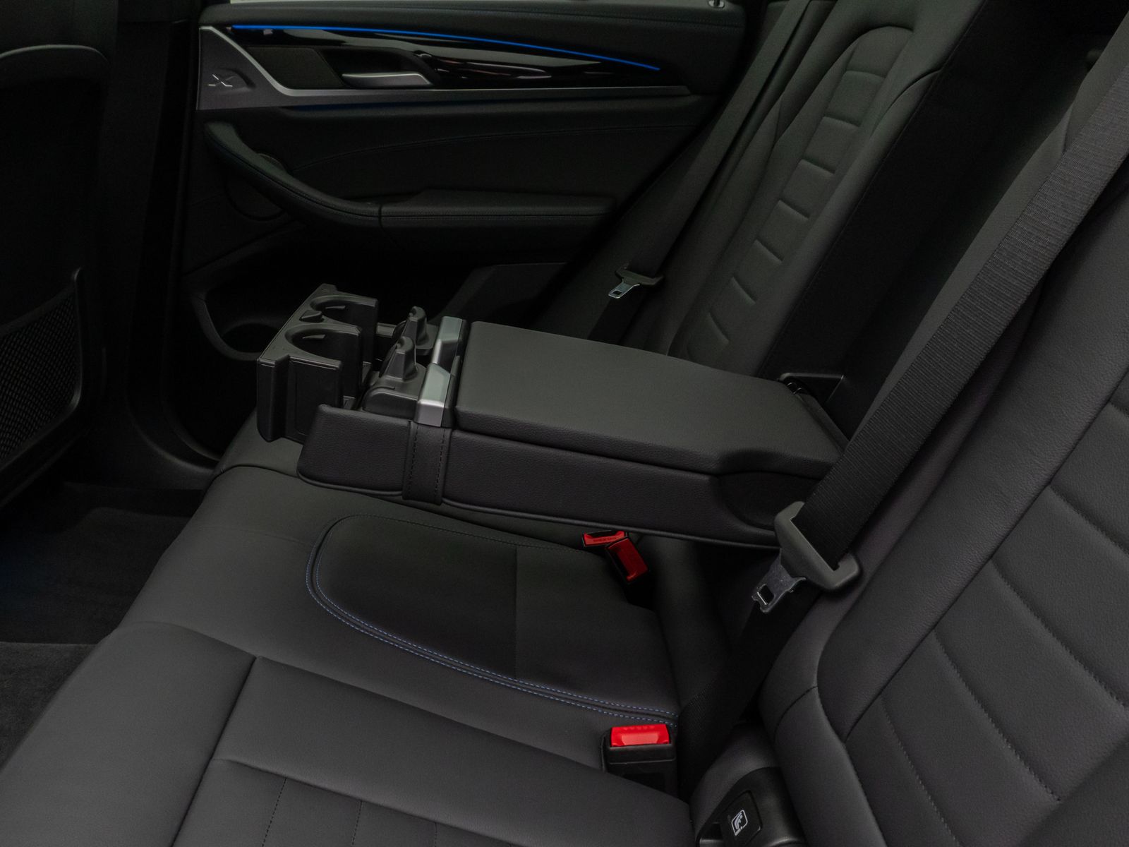 Fahrzeugabbildung BMW iX3 Impressive M Sport Panorama 360°HUD DAB H/K