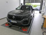Volkswagen Touareg R-Line 4Motion Black Style Pano IQ-LED - gebrauchte VW Touareg aus dem Jahr 2023