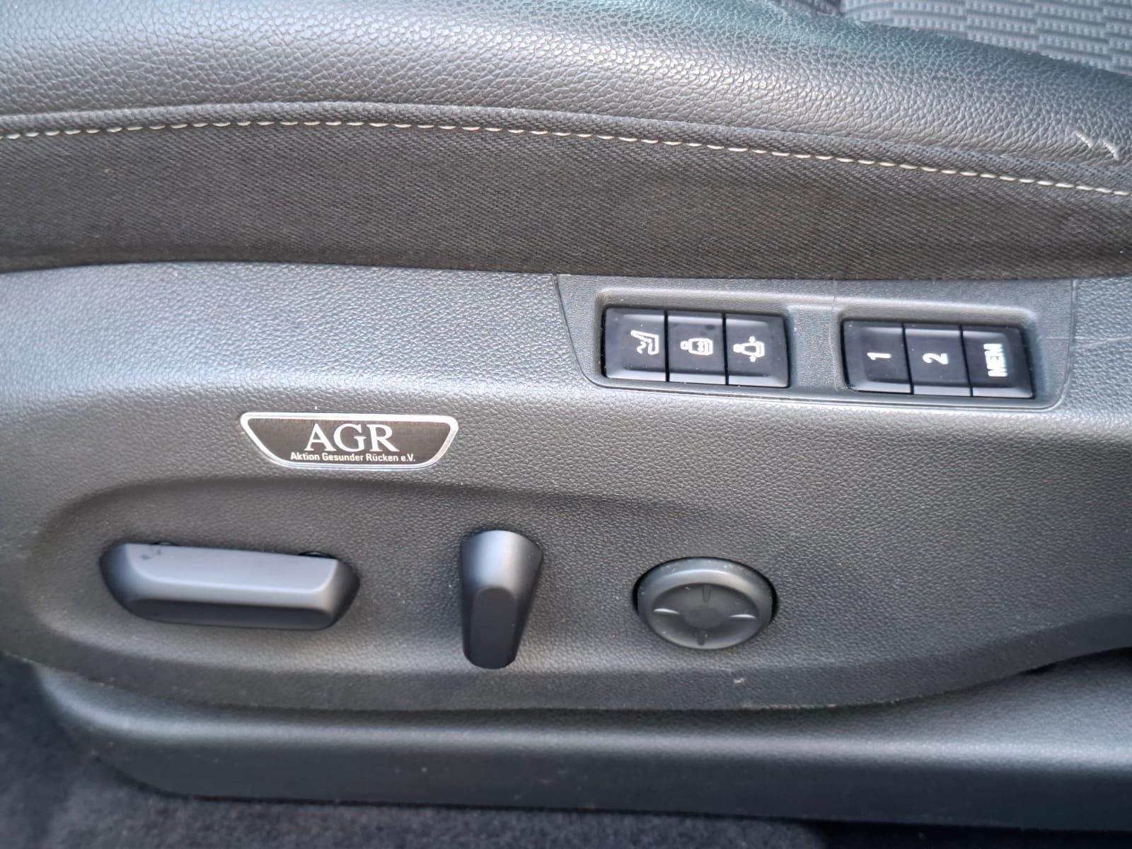 Opel Insignia B Sports Tourer Elegance CAM HUD SzH AC