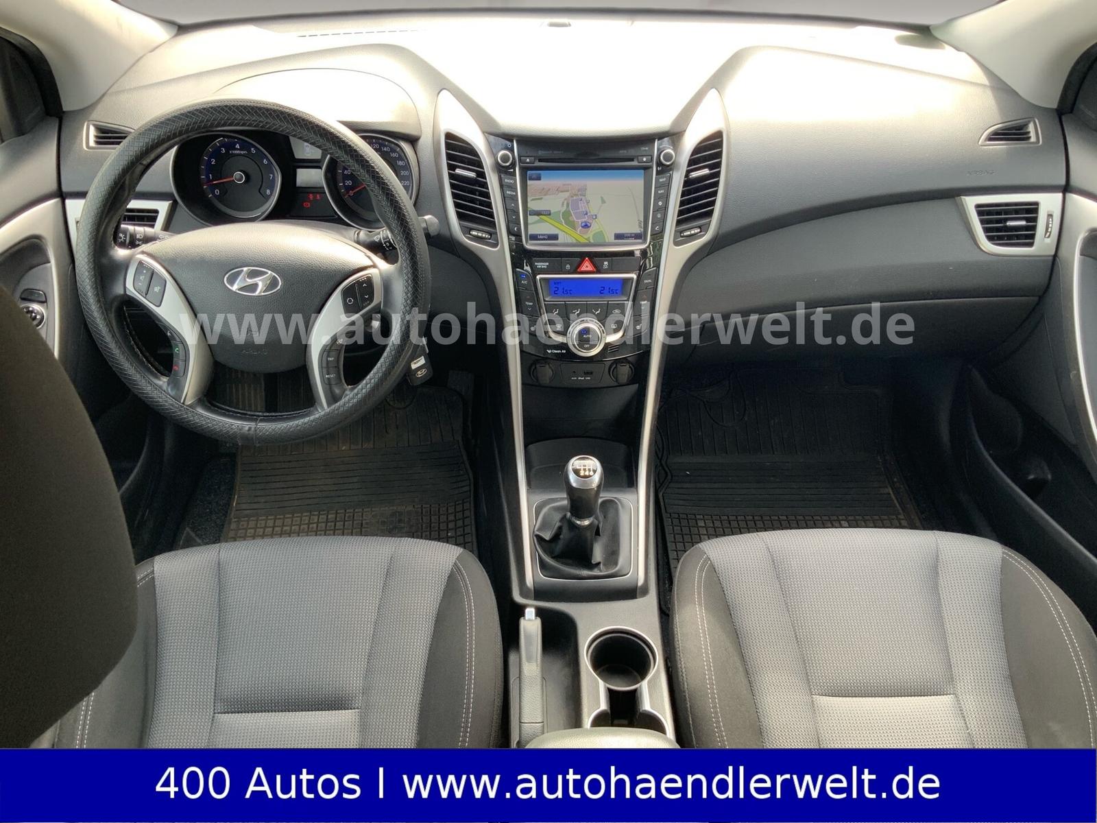 Hyundai i30 2015 — photo 11