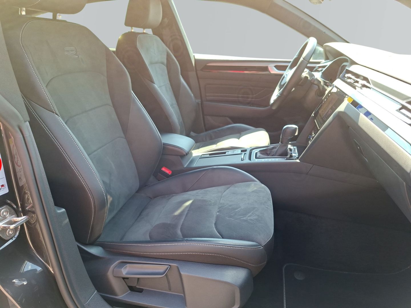 Arteon 2.0 TDI DSG R-Line *DCC*HARMAN*KEYLESS*AC