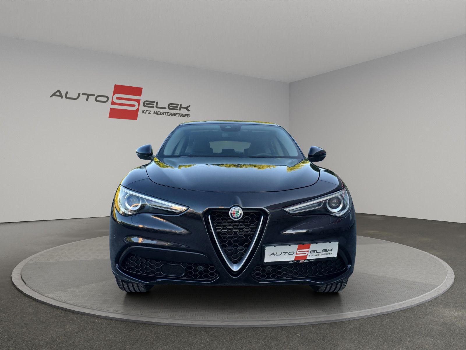Fahrzeugabbildung Alfa Romeo Stelvio Super Q4 NAVI LEDER AUTOMATIK M+S
