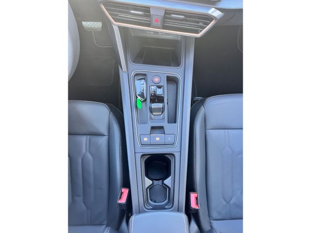 Leon Sportstourer 1.5l eTSI DSG Leder Pano AHK