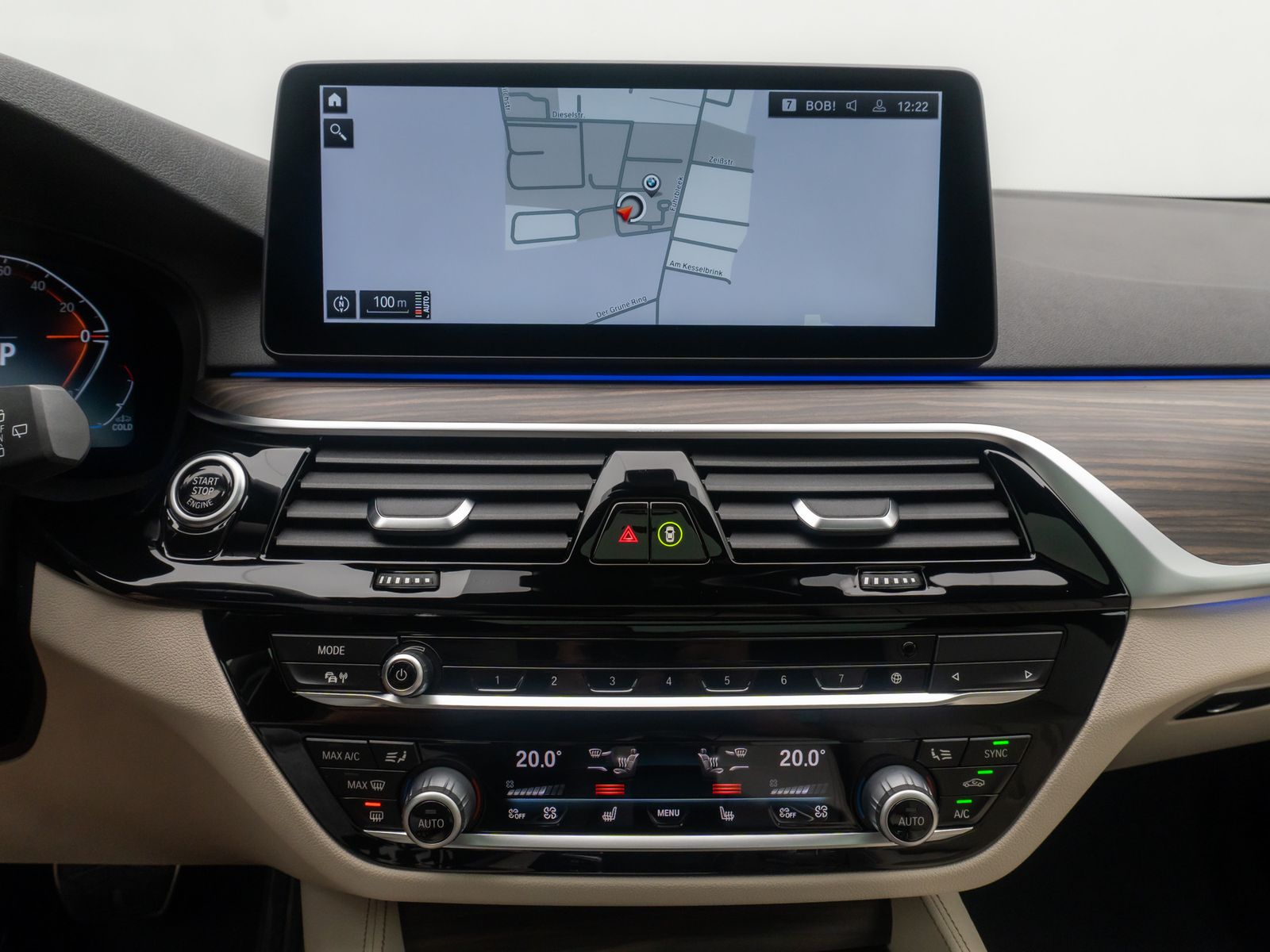 Fahrzeugabbildung BMW 530d M Sport Laser 4xKlima Panorama DAB HUD 19"