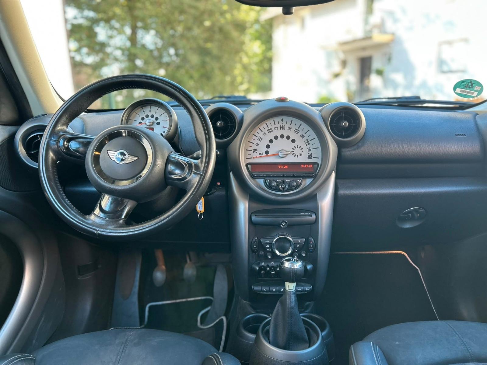 MINI Countryman  1,6 Ltr. - 72 kW 16V,