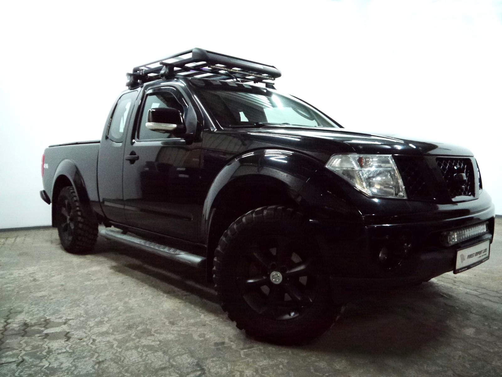 Nissan Navara King Cab 171CH | 4X4 | Attelage | LED | Hard Top Thule