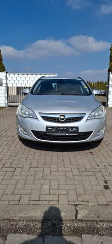 Opel Astra J Sports Tourer Design Edition