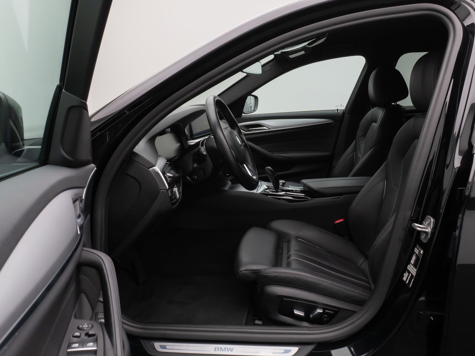 Fahrzeugabbildung BMW 530d Kamera DAB HiFi 4xKlima Leder Sport Alarm