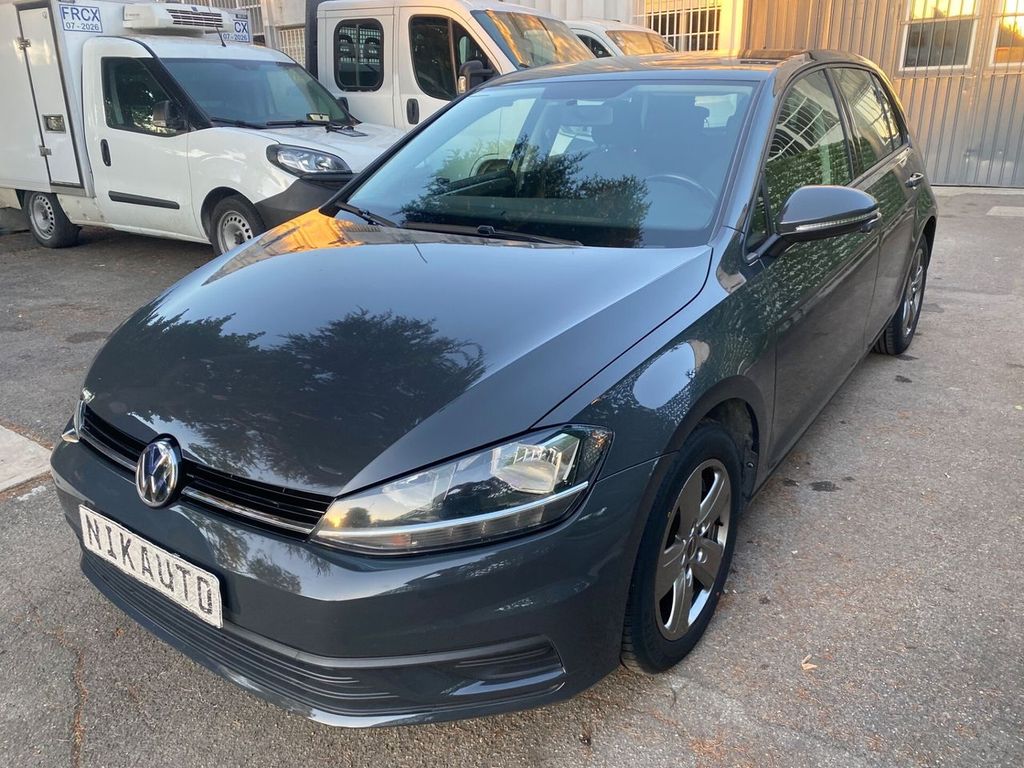 Image of Volkswagen Golf