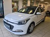 Hyundai i20 Style / KLIMA / PANORAMADACH/GARANTIE - gebrauchte Hyundai i20 aus dem Jahr 2014