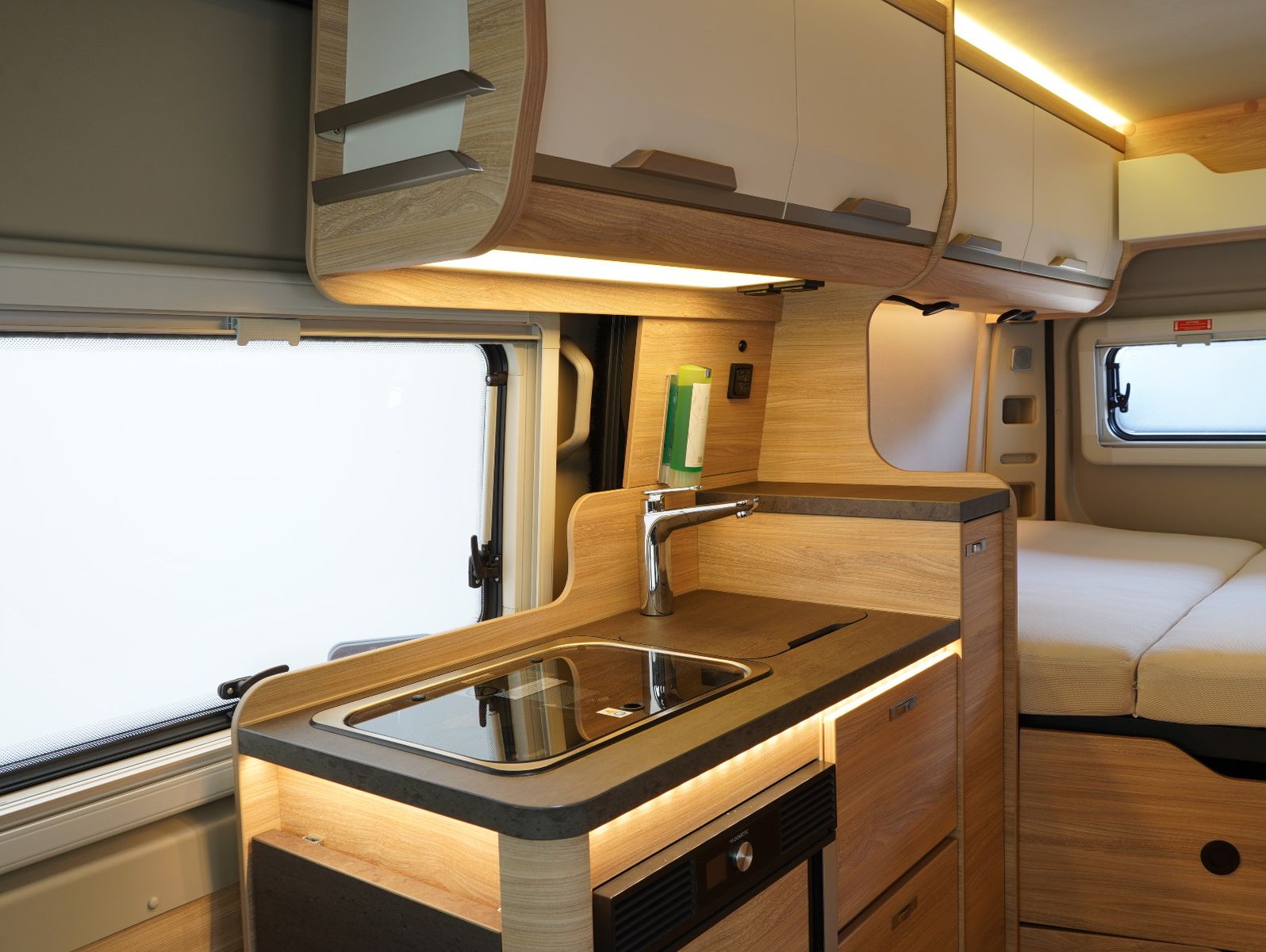 Fahrzeugabbildung Knaus BOXLIFE PRO / 540 ROAD Aufstelldach/Markise