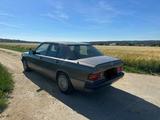 Mercedes-Benz 190E. 2.0 Vergasser - graue Mercedes-Benz 190