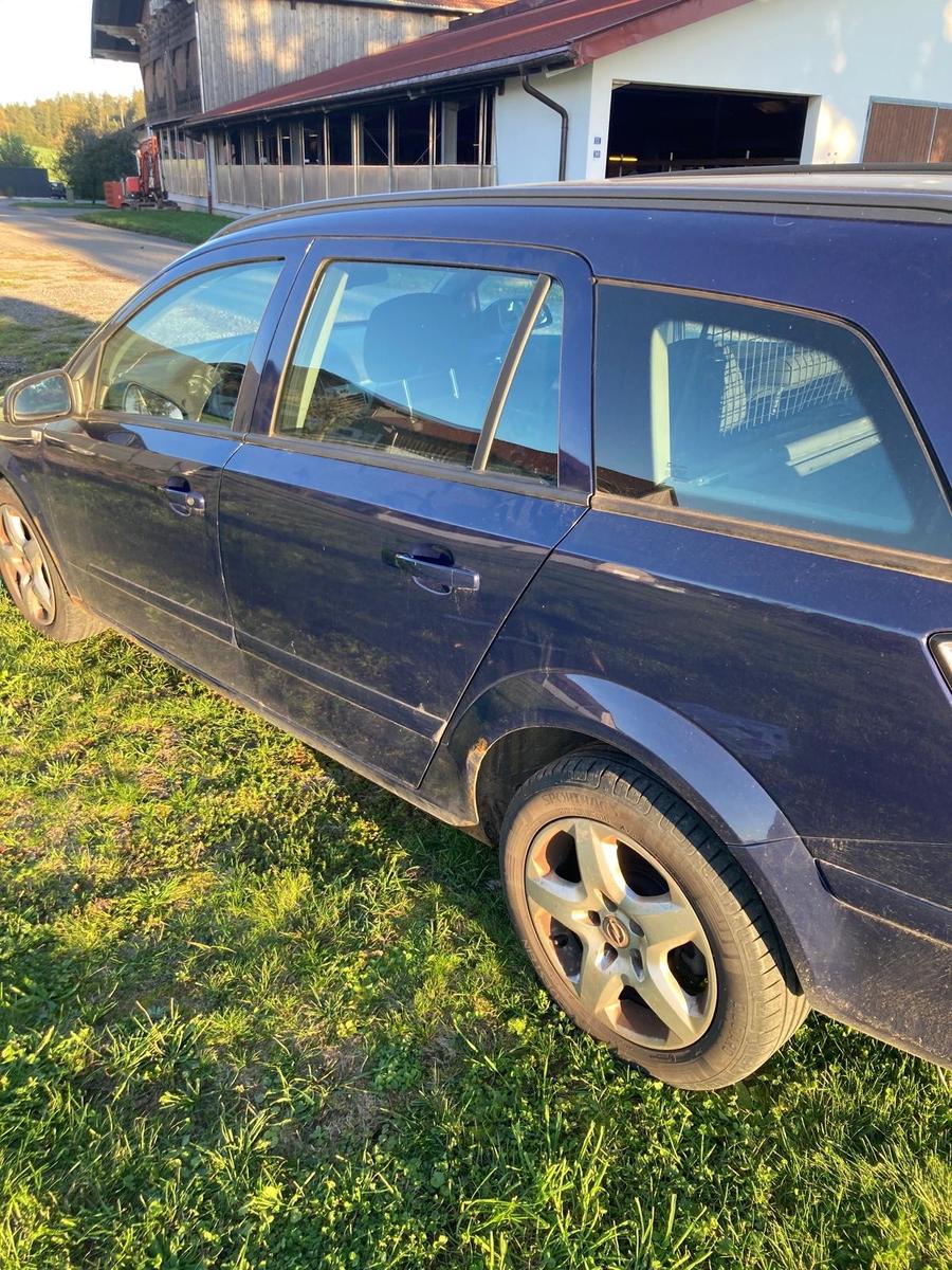 Opel Astra 2008 — engine 1.598 cm³, 116 HP (85kW)