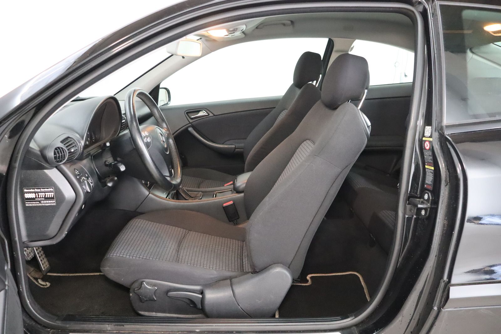 Fahrzeugabbildung Mercedes-Benz C 230 Sportcoupé * Navi * Sitzhzg. * PDC