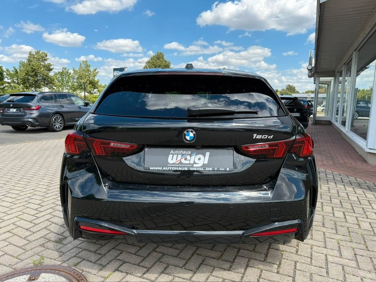Fahrzeugabbildung BMW 120d +LED+Komfortzugang+DrivingAssist+Aktivsitz+