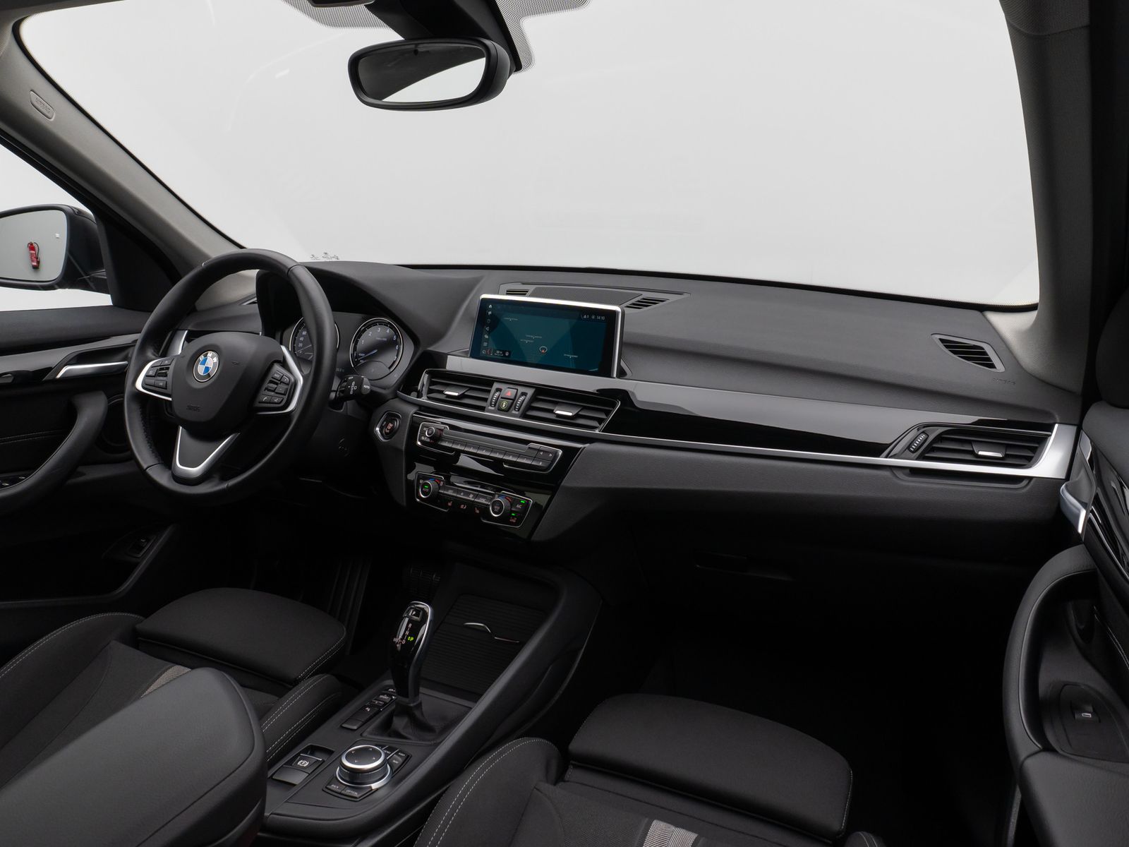 Fahrzeugabbildung BMW X1 sD18i Kamera DAB HiFi Navi Komfort LED Sport