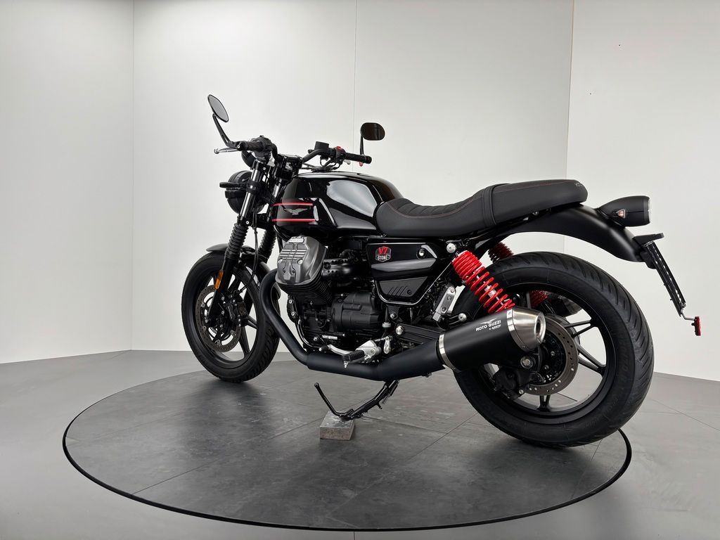 Fahrzeugabbildung Moto Guzzi V7 IV STONE SPECIAL EDITION *ARROW *NEUWERTIG
