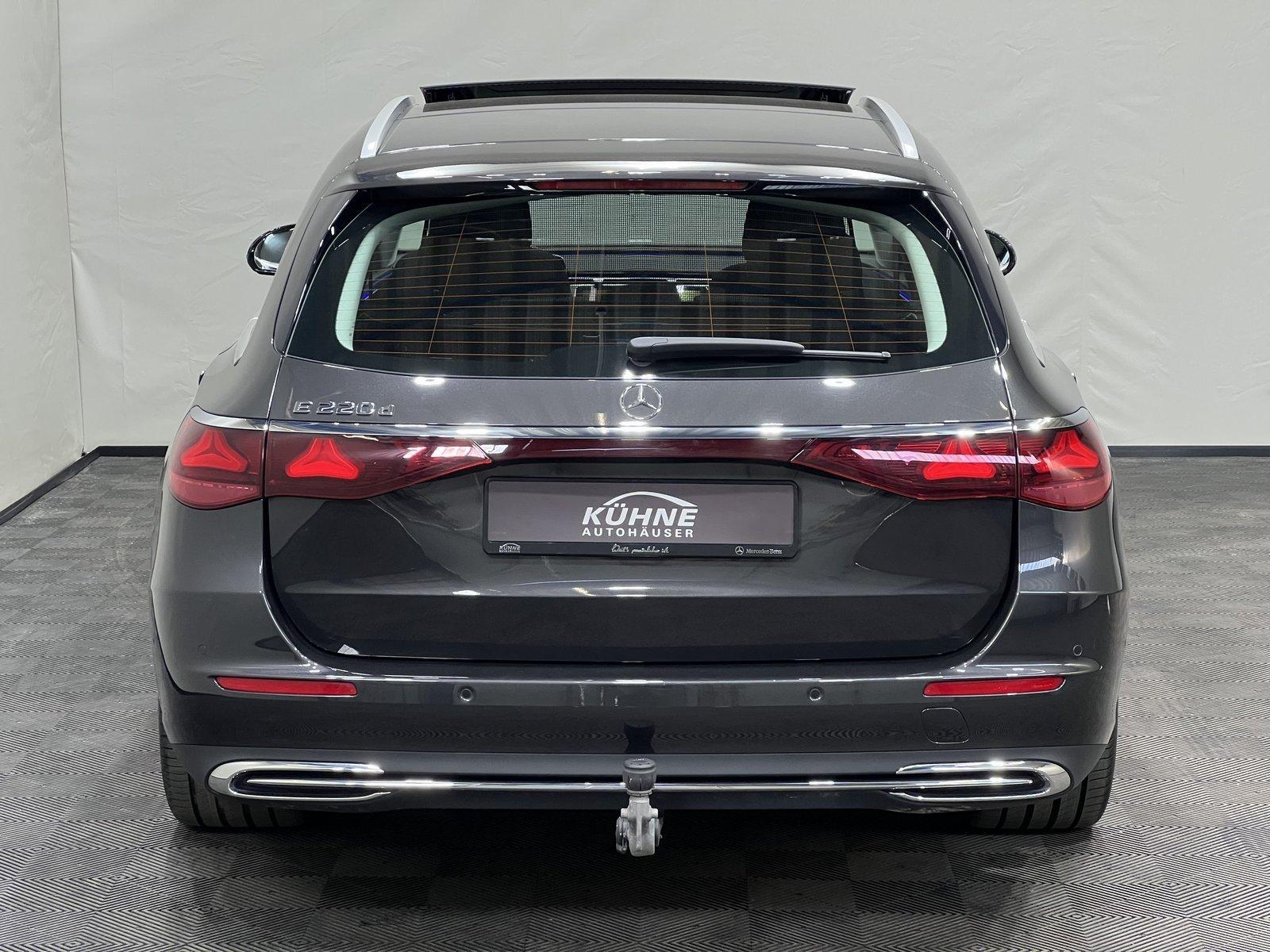 Mercedes-Benz E 220 d T AVANTGARDE Advanced Pano+AHK+ W214 !!!