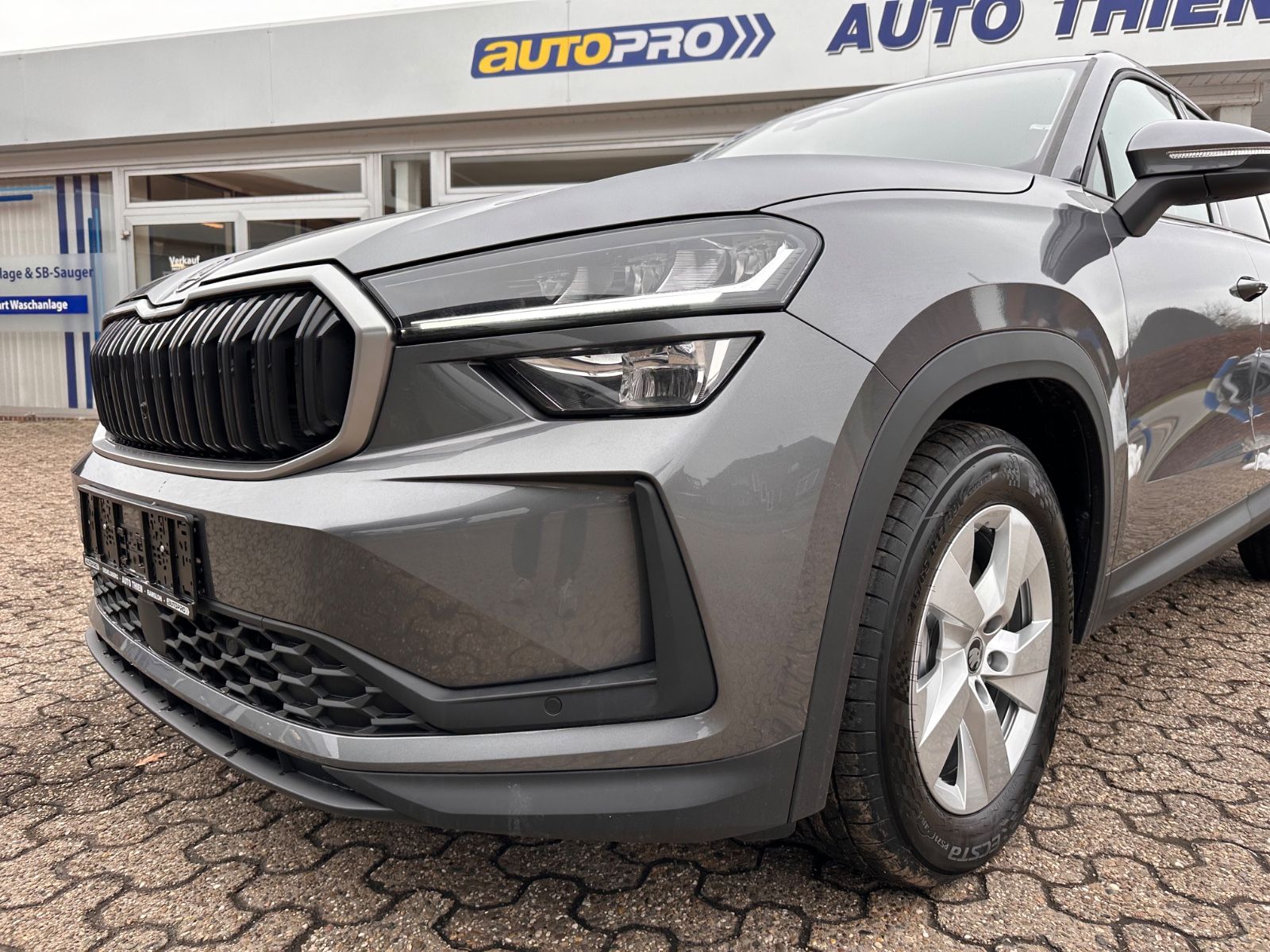 Fahrzeugabbildung SKODA Kodiaq 1.5 eTSI Selection DSG ACC/LED/PDC/SHZ