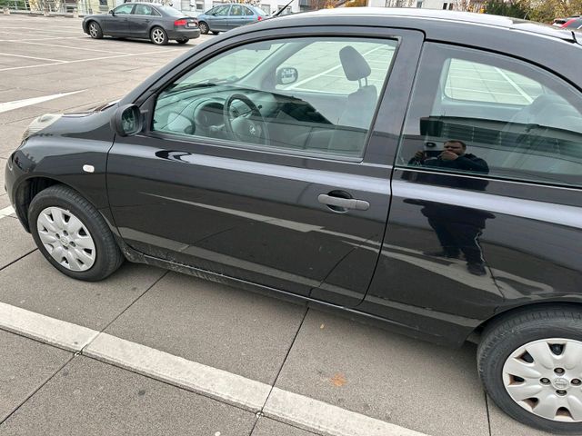 Nissan Nessan micra 1.4 Benzin klima TÜV 05 2025