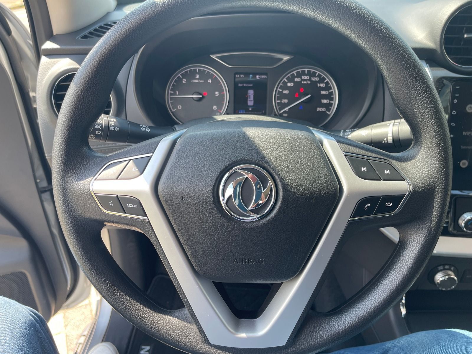 Fahrzeugabbildung DFSK DFM Navara 2.3 TDi 4x4 Automatik Doka Luxury Kam