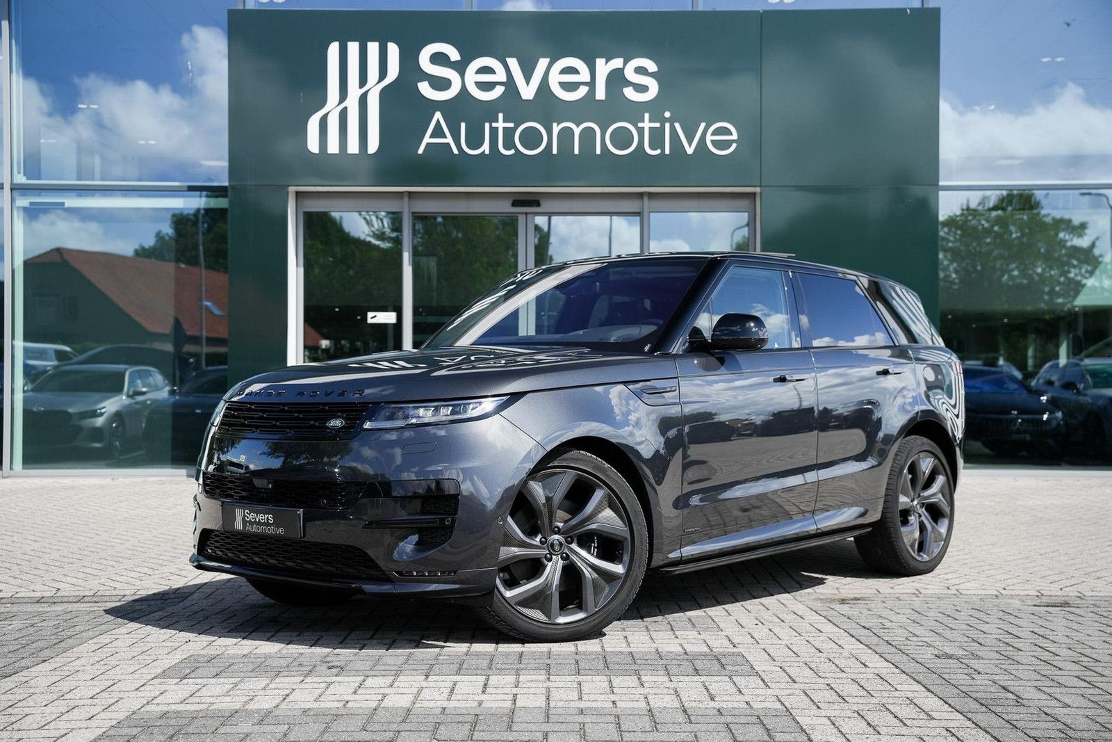 Land Rover Range Rover Sport 3.0 P510e First Edition | pano