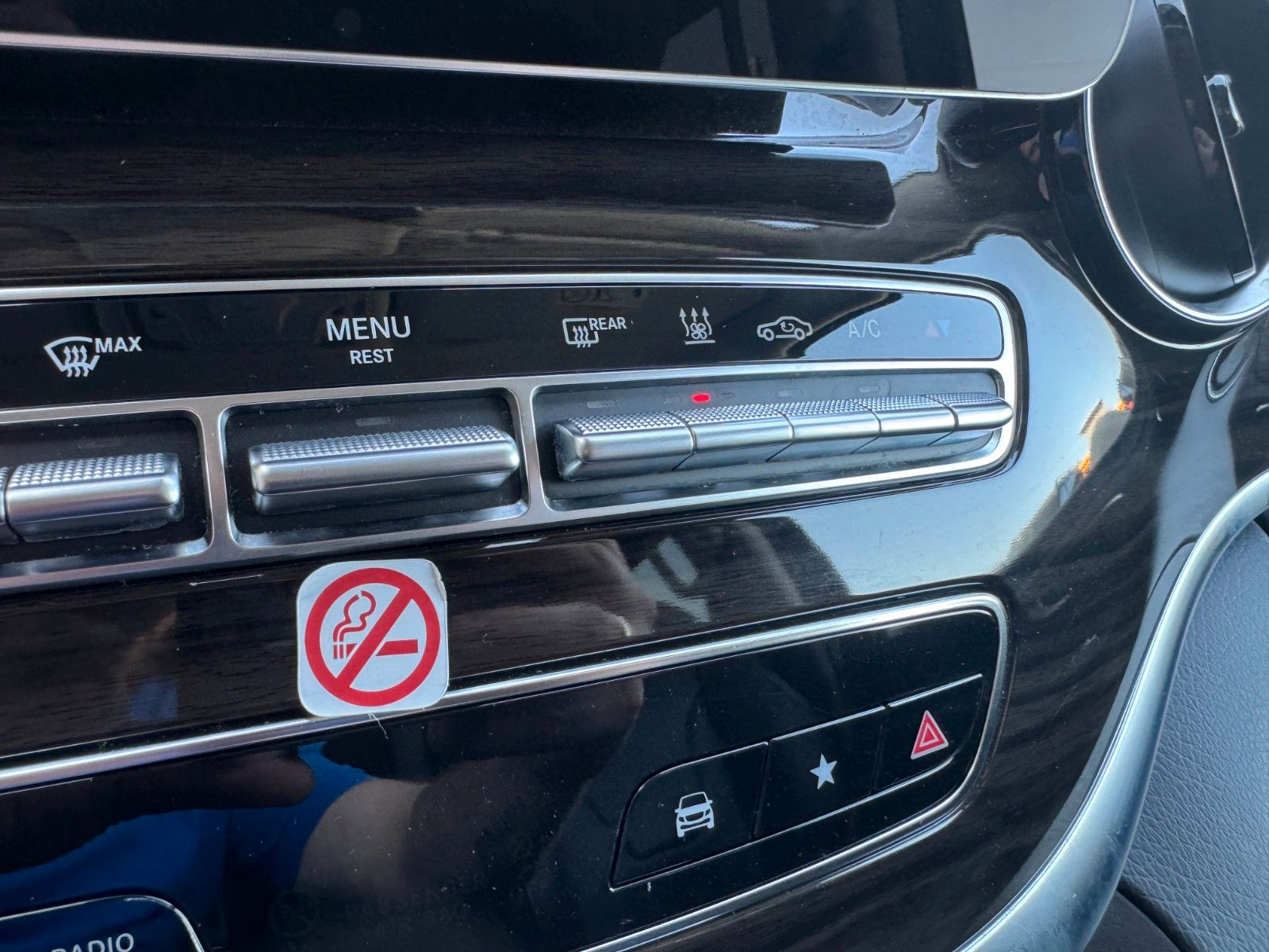 Fahrzeugabbildung Mercedes-Benz V 300 d AVA Extral AIRMATIC Stdheiz 360Kamera