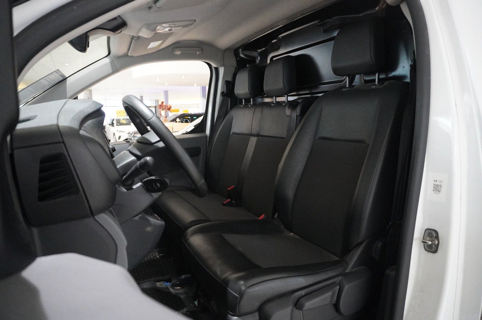 Fahrzeugabbildung Opel Vivaro Cargo 1.5D M EDITION KLIMA/DAB+/PDC/TEMP.