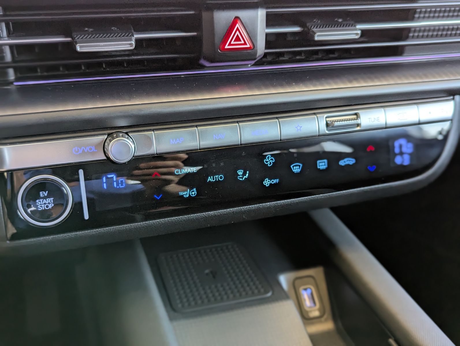 Fahrzeugabbildung Hyundai Ioniq 6 Dynamiq 77,4 kWh Kamera LED 95% SOH