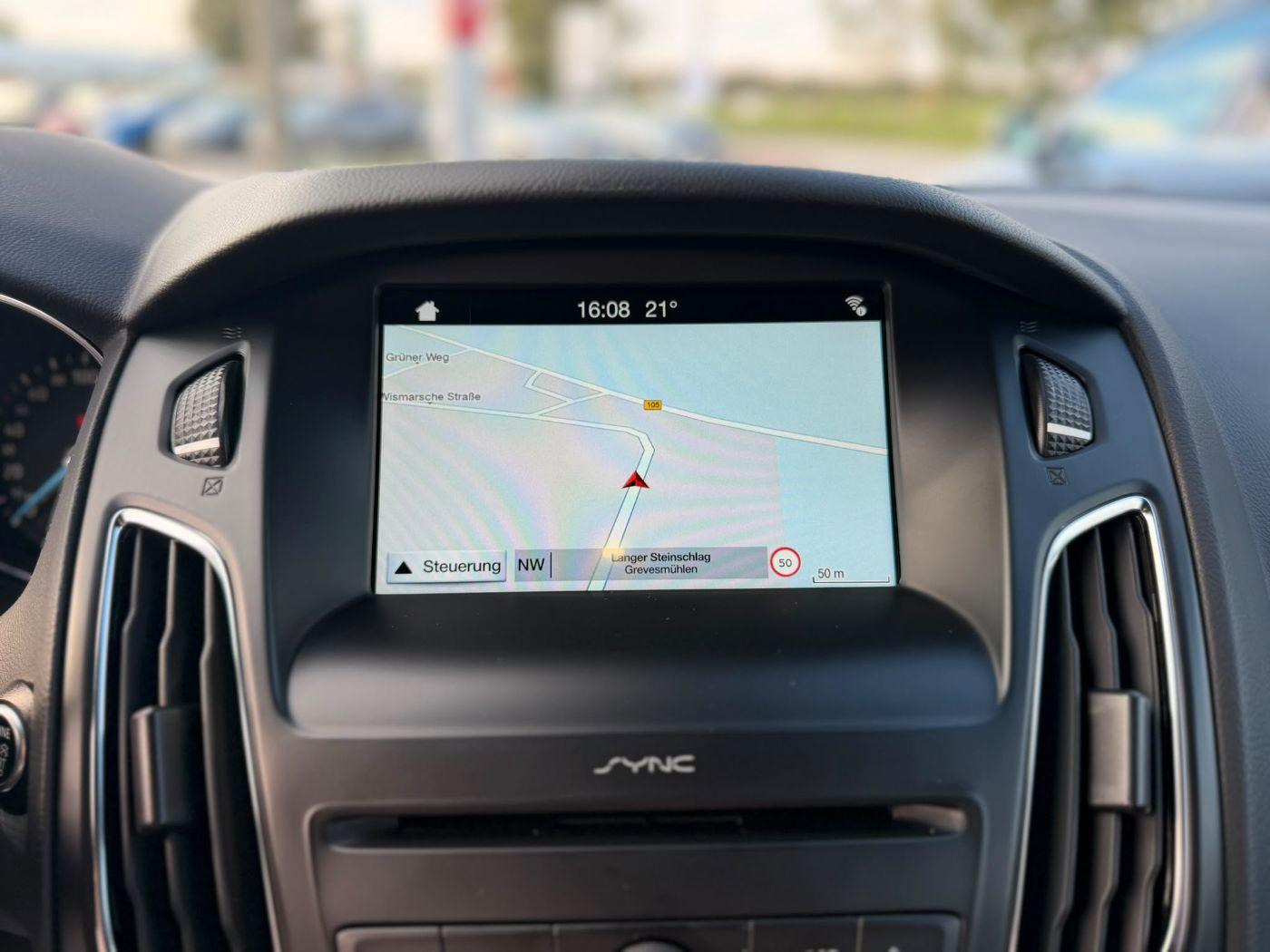 Ford Focus ST-Line Navi PDC SHZ Winterp. Facelift Kam