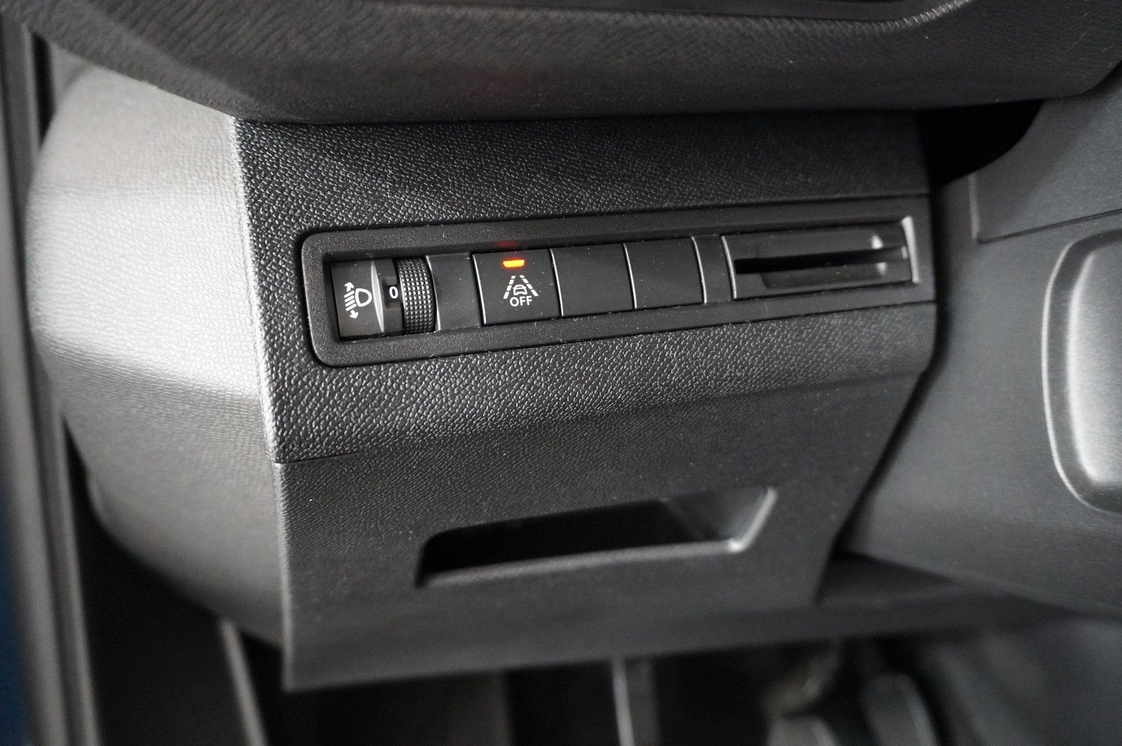 Fahrzeugabbildung Peugeot 3008 1.2T ALLURE PACK NAVI/LED/KAMERA/SPORT/DAB+