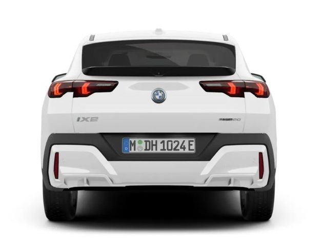 Foto Nummer 4: BMW iX2