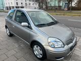 Toyota Yaris 1.3 Sol.Deutsch Fzg.Euro.4.Tüv.01/27.Klima - gebrauchte Toyota Yaris aus dem Jahr 2005