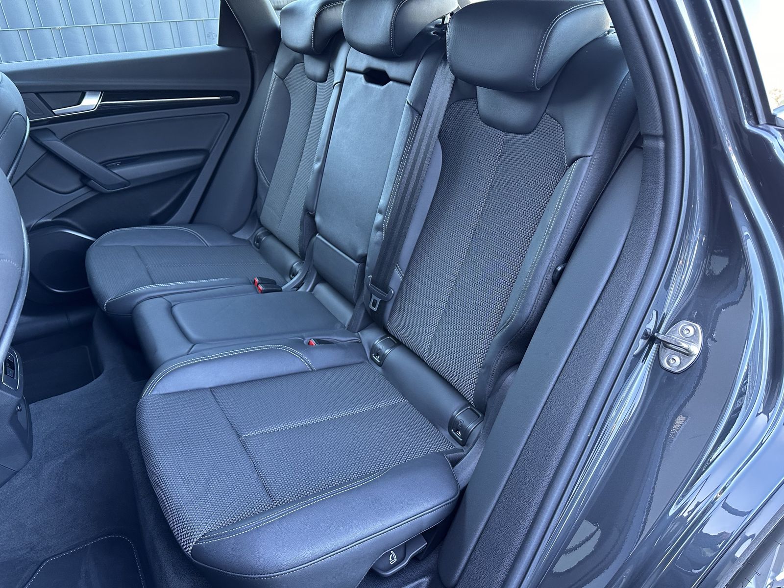 Fahrzeugabbildung Audi Q5 55 TFSI e Quattro S-Line NAV+LED+LUFTFEDERUNG