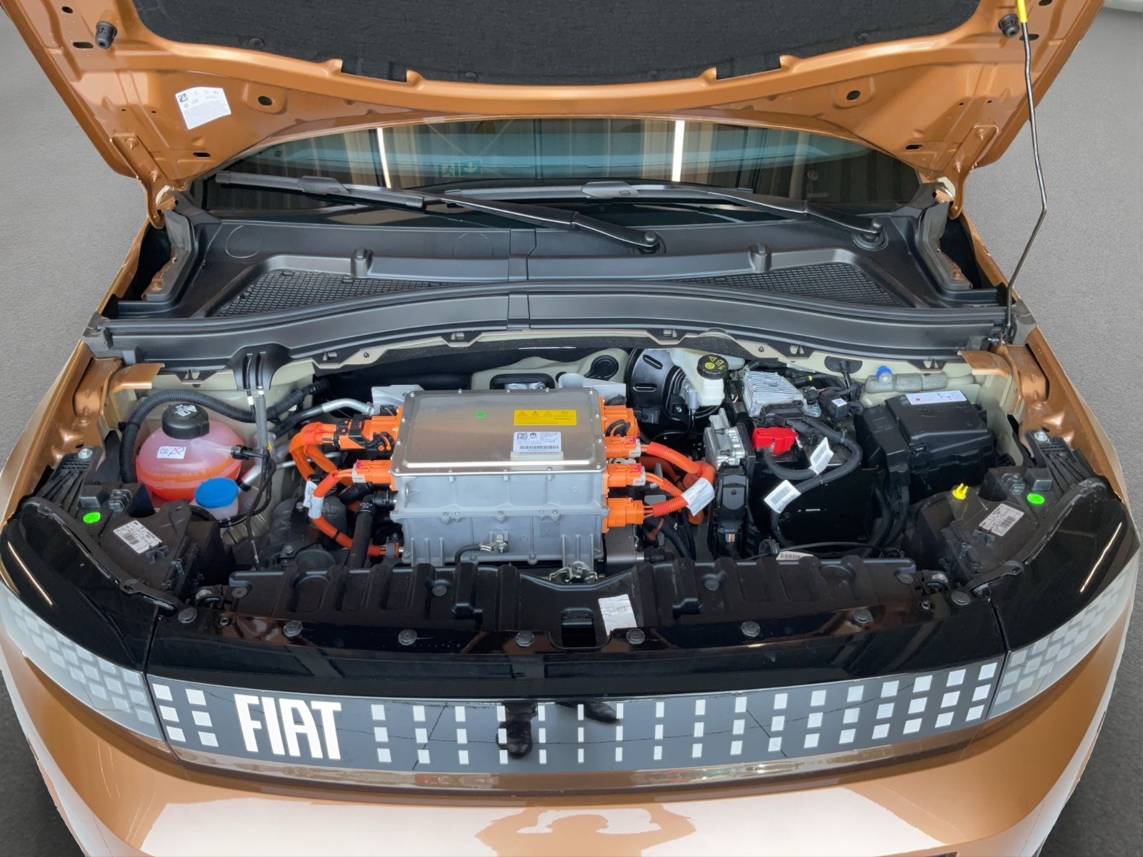Fahrzeugabbildung Fiat Grande Panda Elektro La Prima + Winterpaket