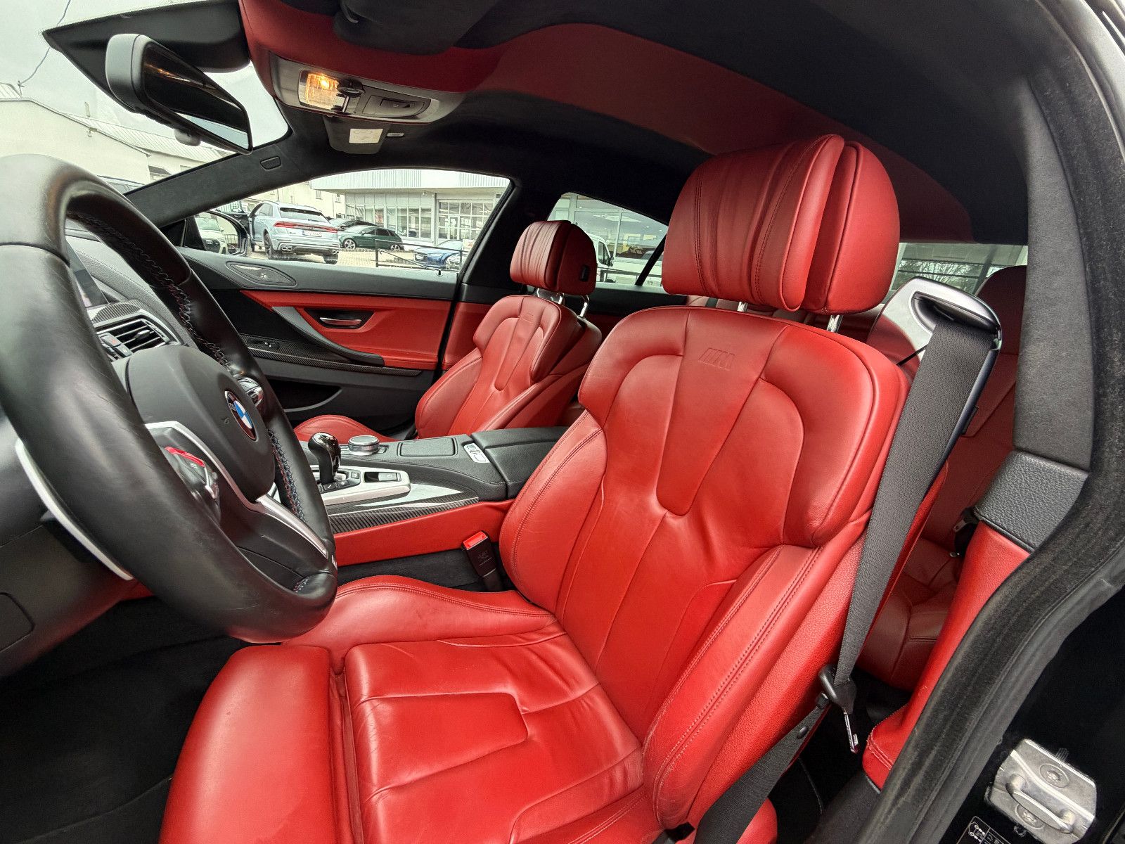 Fahrzeugabbildung BMW M6 Gran Coupe/CARBON/EXCLUSIVE/BLACK&RED/