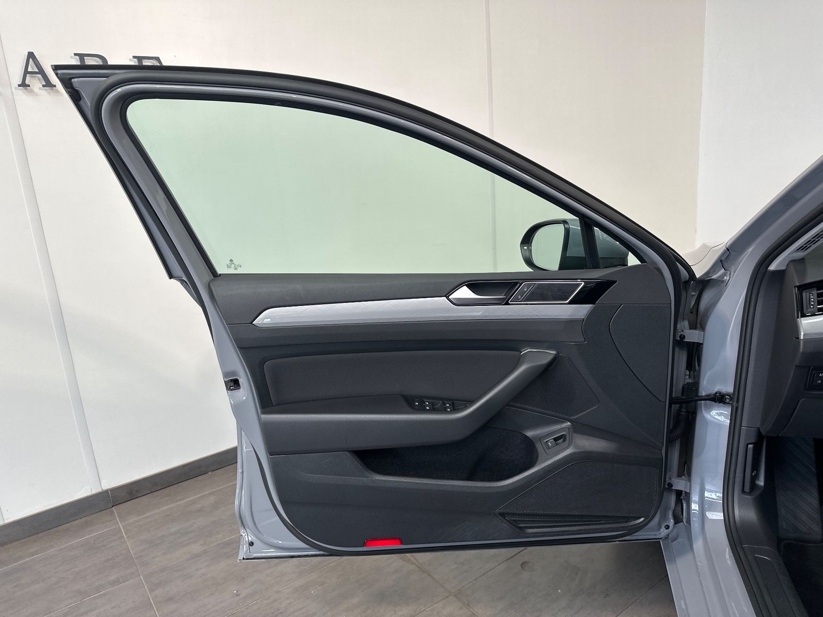 Fahrzeugabbildung Volkswagen Passat Variant 2.0 TDI DSG Business NAV+LED