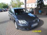 Toyota Avensis D4D Rentner Fahrzeug - Toyota Avensis aus 2005: Kombi