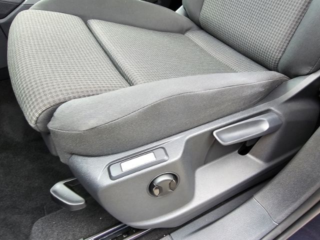 Fahrzeugabbildung Volkswagen Caddy MAXI 1,5 TSI DSG Rollstuhlrampe