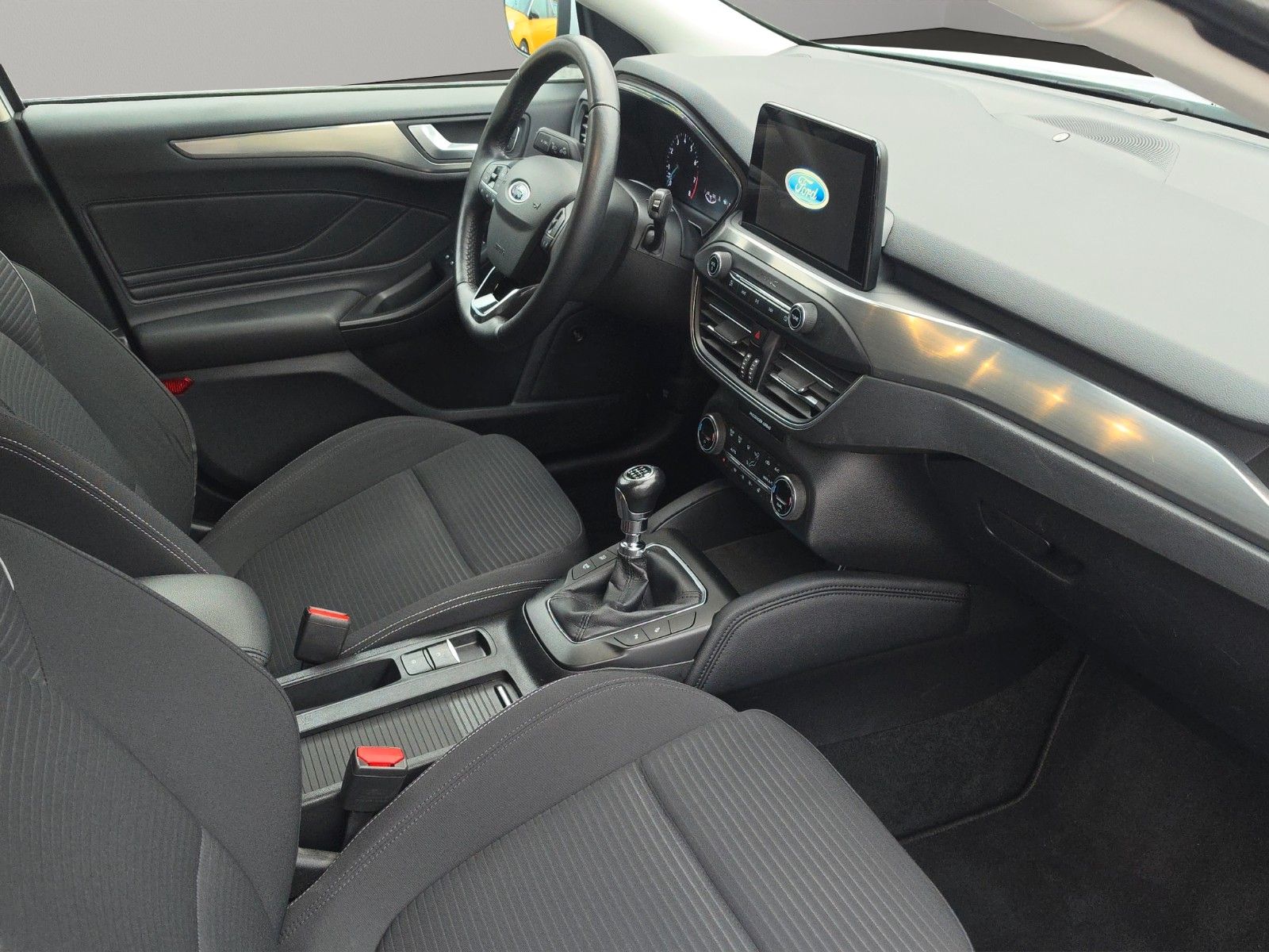 Fahrzeugabbildung Ford Focus Turnier Titanium Navi Kamera