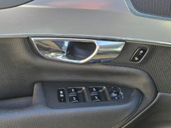 Fahrzeugabbildung XC90 Momentum AWD LED KAM STANDHZ PANO