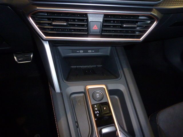 Fahrzeugabbildung CUPRA Leon Sportstourer 1.5 eTSI DSG