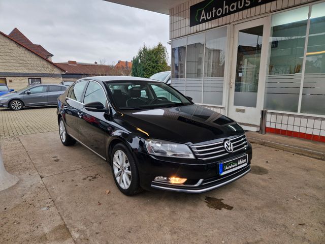 Volkswagen Passat Lim. Highline BlueMotion Navi 8-Fach SHZG