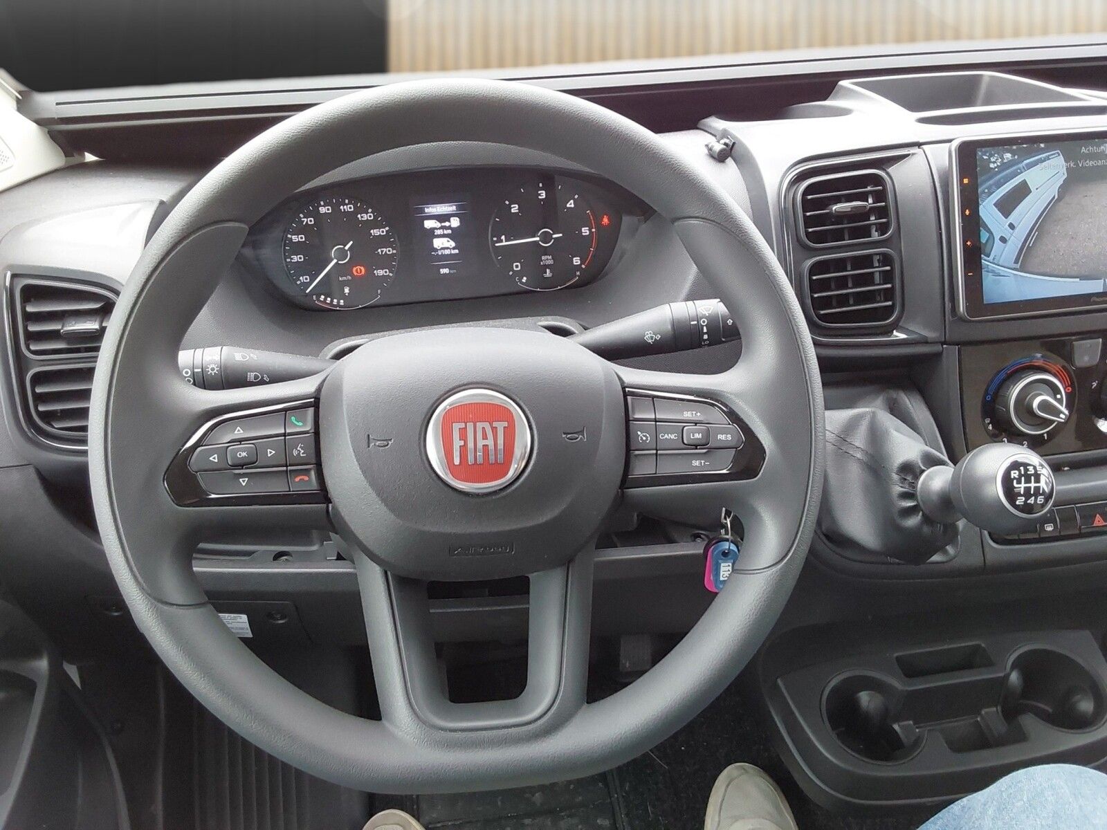 Fahrzeugabbildung Chausson Van First Line V594 Connect Paket, Zubehör Paket