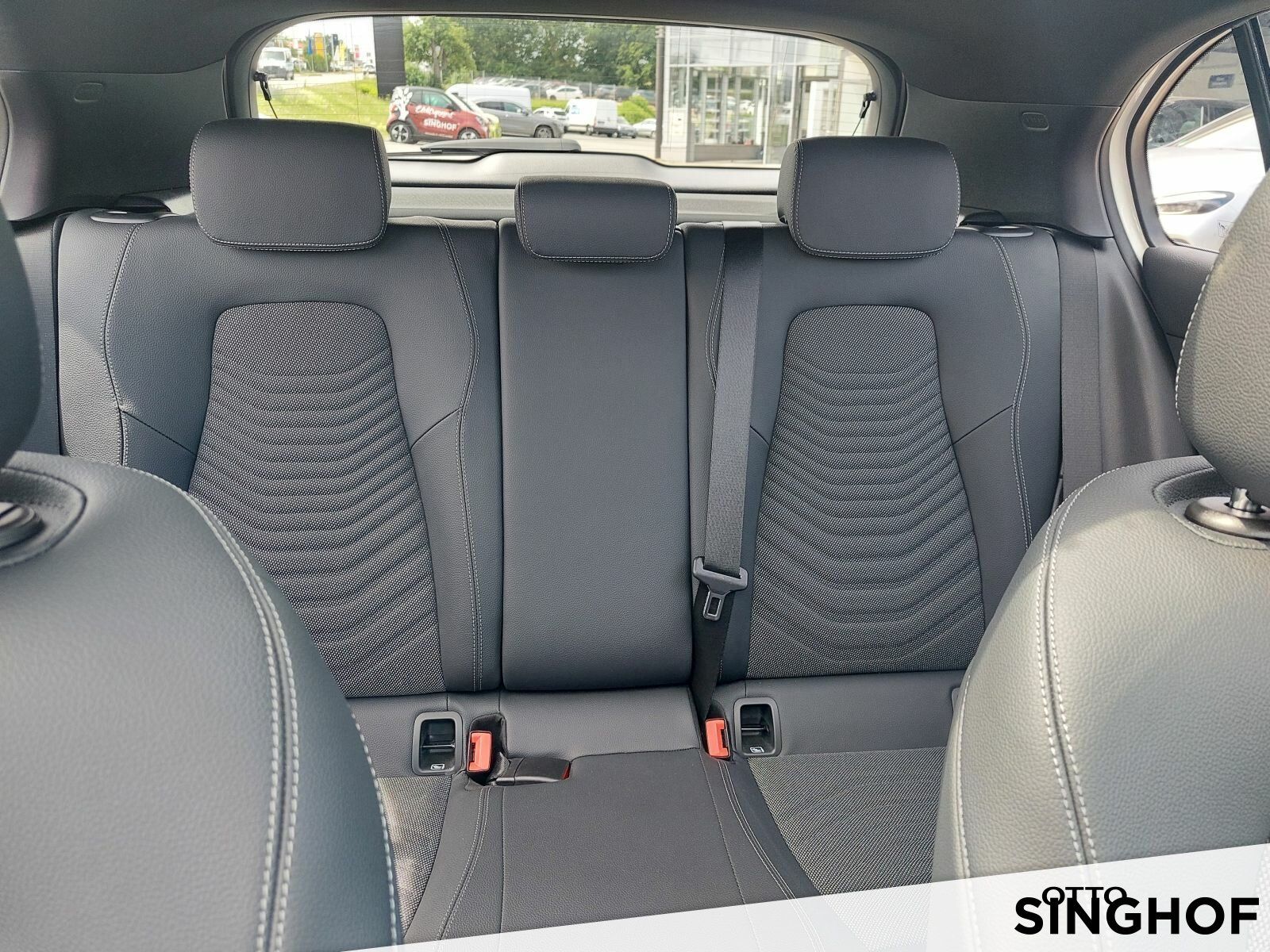 Fahrzeugabbildung Mercedes-Benz A 200 Progressive +Pano+Rü Kam+LED+MBUX+PDC+SHZ+