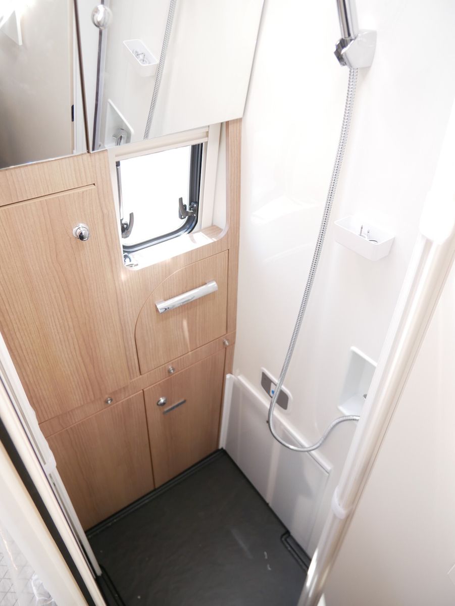Fahrzeugabbildung Malibu Genius 641 LE Dachklimaanlage geschenkt