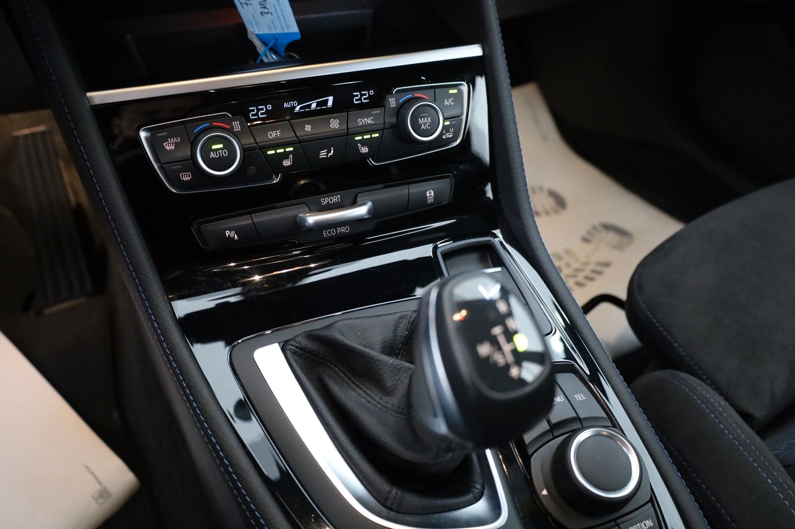 Fahrzeugabbildung BMW 220iA Active Tourer M Sport Alcantara,LED,SH,PDC