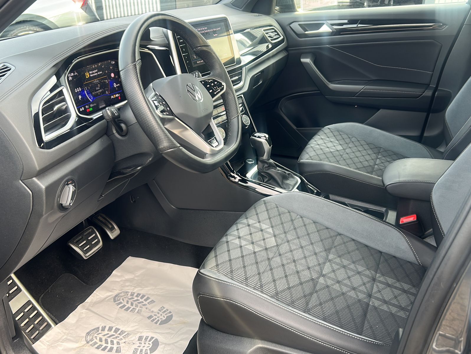 Fahrzeugabbildung Volkswagen T-Roc 2.0 TDI R-Line